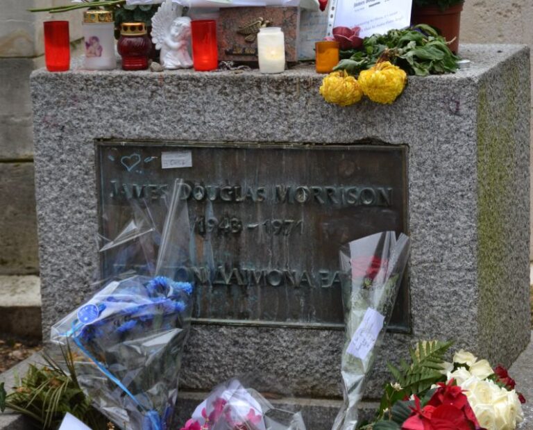 Paris: Père Lachaise Cemetery Private Tour