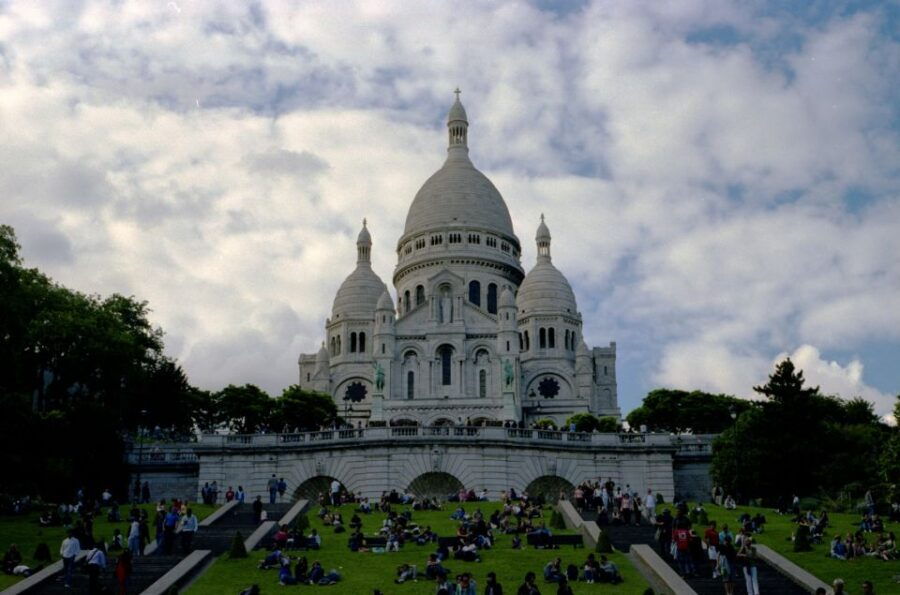 Paris: Private Guided Tour of the Charming Montmartre - Overview of the Montmartre Tour