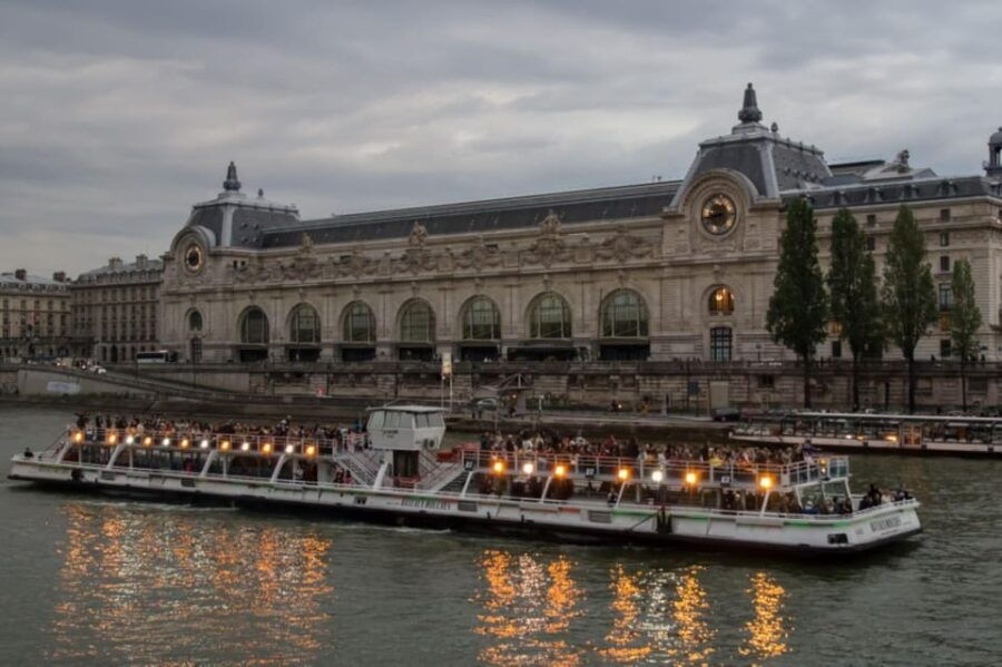 Paris: Seine River Cruise With Hot Chocolate - Experience Overview