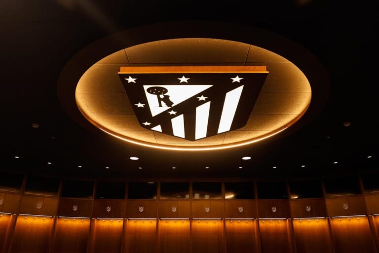 Premium Tour With Breakfast in Simeone’S Private Box