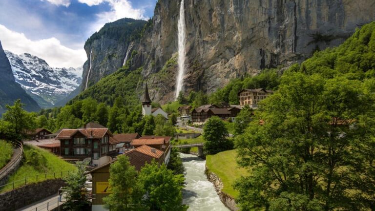 Private Day-Trip to Interlaken, Grindelwald & Lauterbrunnen