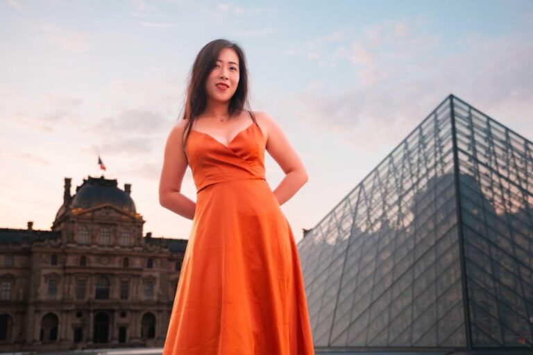 Private Photoshoot Tour Near Your Chosen Famous Landmark