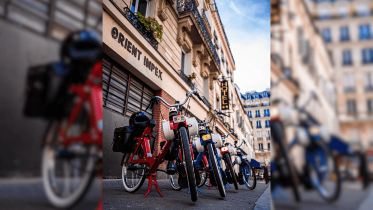 Private Tour of Paris With Vintage Solex French Bikes