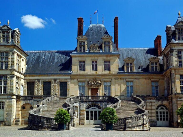 Private Tour to Fontainebleau From Paris. Tickets Included!