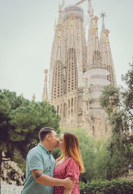 Romantic Photoshoot Experience for Couples in Barcelona