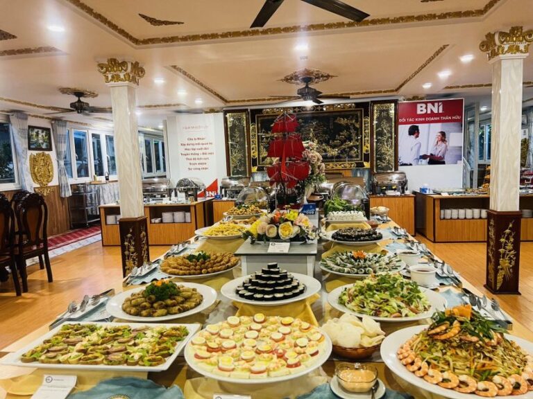 Saigon by Night and Dinner on Cruise
