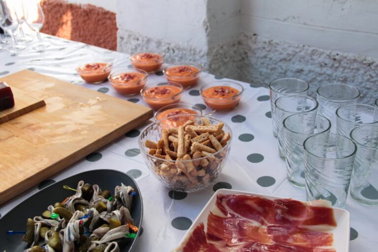 Seville: Tour, Class, Traditional Food and Exciting Flamenco Show