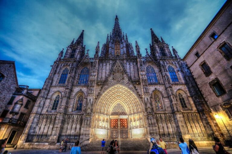 Taste Barcelona: Tapas & Wine Experience