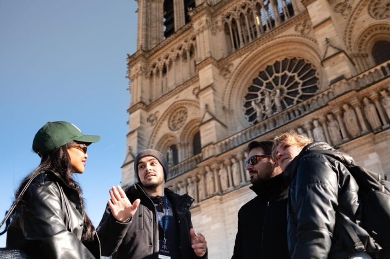 The Paris Experience: Montmartre, Île De La Cité & Louvre