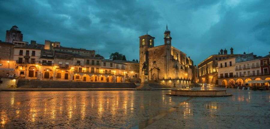 TOUR THROUGH TRUJILLO WITH ENTRANCES TO MONUMENTS OR AT SUNSET - Overview of the Trujillo Tour Experience