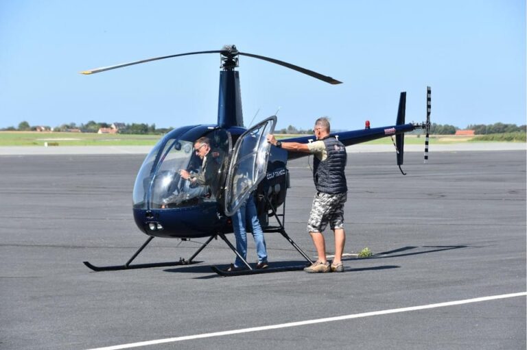 Toussus Le Noble: 30 Minutes Helicopter Flying Lesson