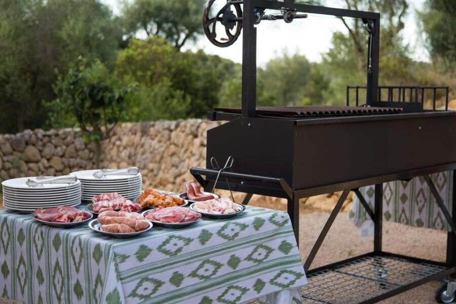 Treurer: Mediterranean Barbecue Night - Activity Overview
