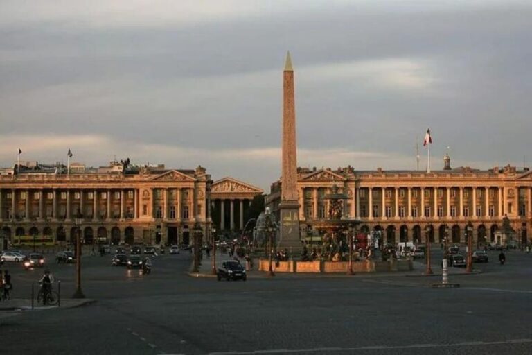 Unforgettable Private Tour of Paris From Le Havre & Honfleur