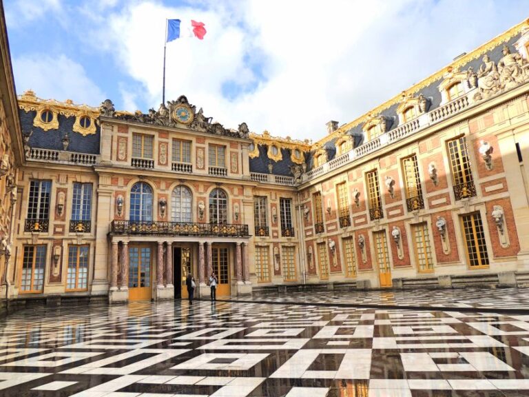 Versailles: Skip-the-Line Guided Palace Tour and Full Access