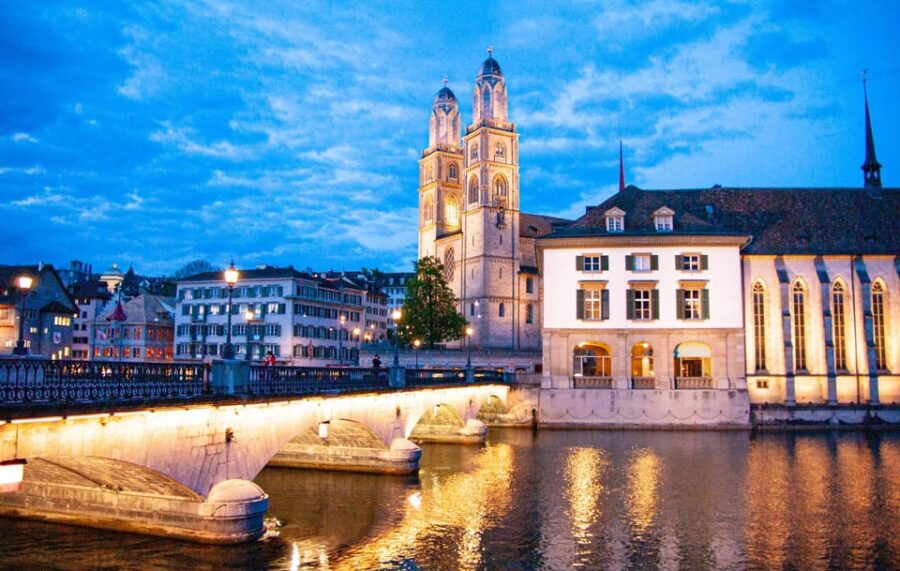 Zurich: City Tour With Boat Trip, Lindt Museum, & Cable Car - Exploring Zurichs Captivating History
