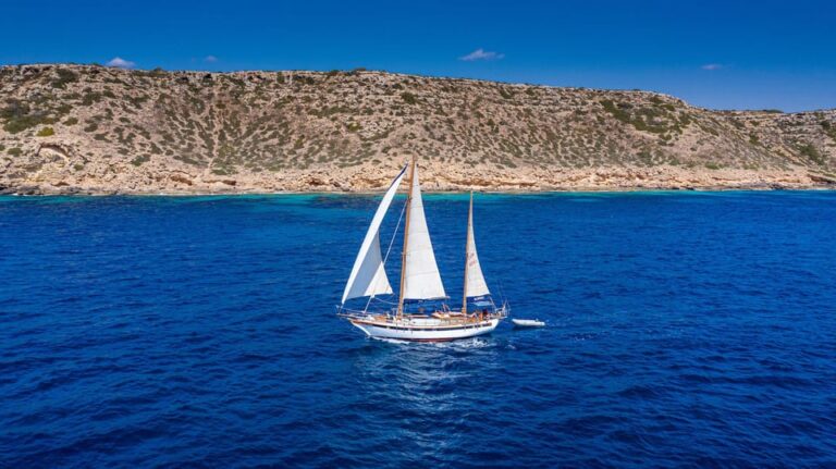 Mallorca by Sea: Classic Sailing Experience