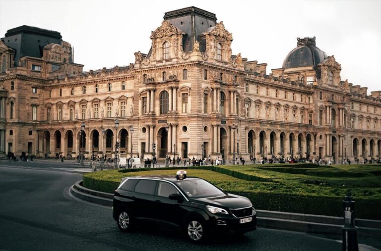 Exclusive Louvre Tour – Private Guide & Paris Hotel Pickup