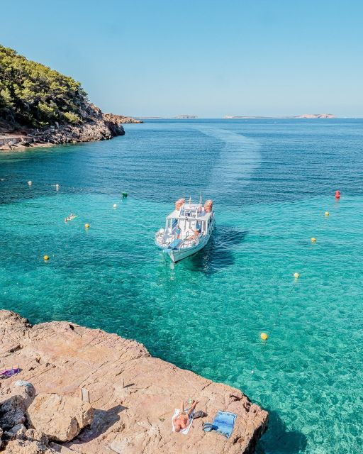 Sant Antoni: Round-Trip Ferry Transfer to Cala Salada Beach