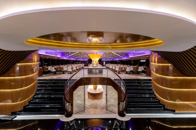 Bangkok: the Opulence Buffet Dinner Cruise With Live Band