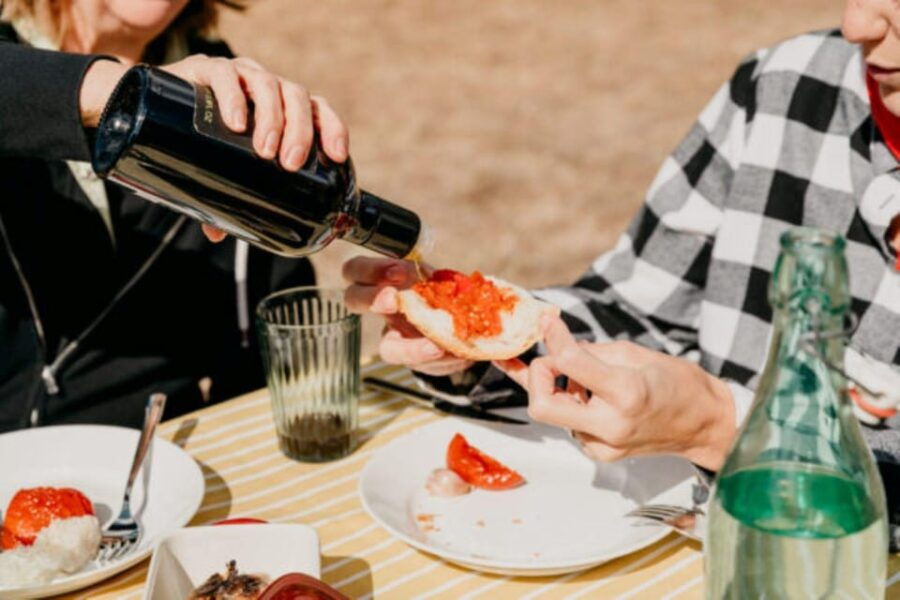 Barcelona: Olive Oil Tasting With Tapas and Cava - Exploring Artisanal Catalan Olive Oils