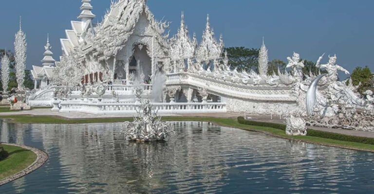 Chiang Mai: Chiang Rai White, Blue & Black Temples Day Tour