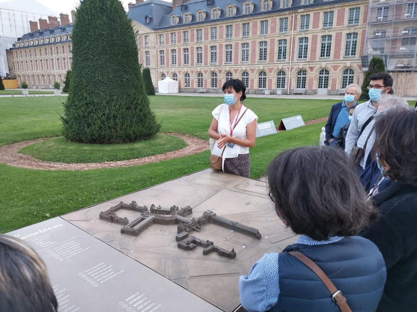 Fontainebleau Private Tour to the Château - Duration and Language Options