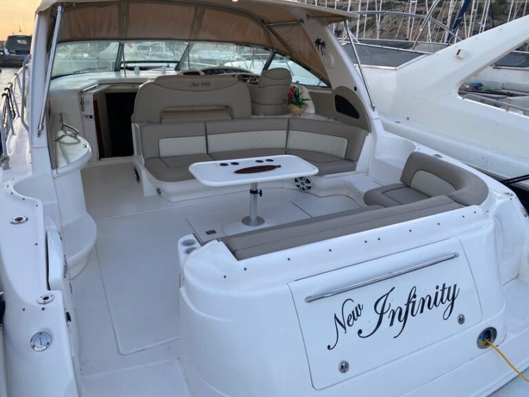 Gran Canaria: Shared Yacht Excursion With Beverages, Lunch and Snorkeling