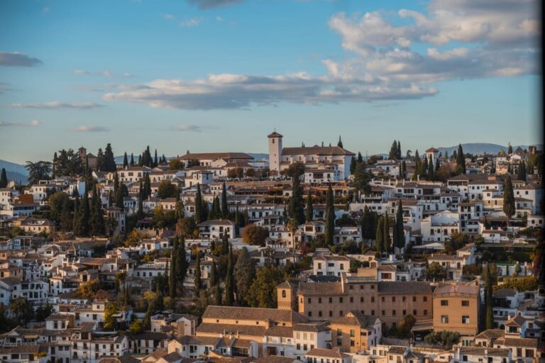 Granada: Albaicin and Sacromonte Private Tour