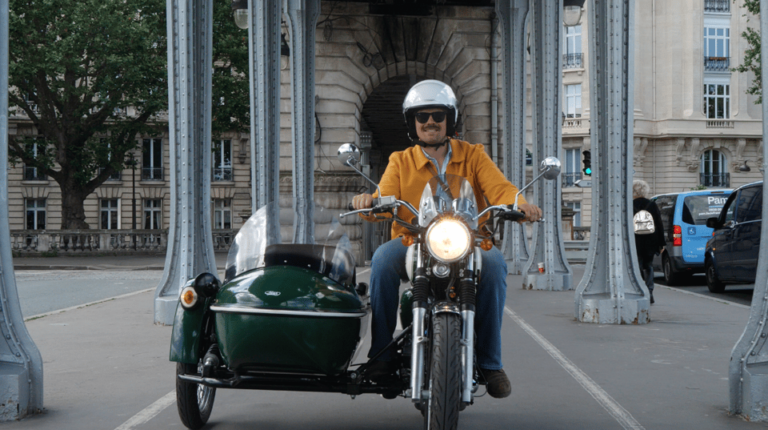 Paris: Guided Side Car Tour With Bottle of Champagne
