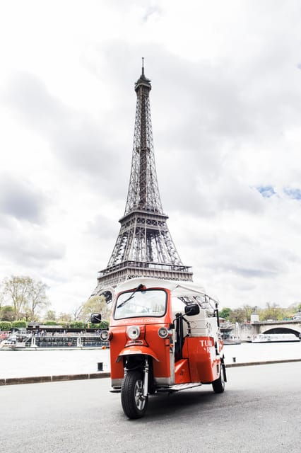 Paris Highlight Tour With an Electric TUKTUK (4 Hours)