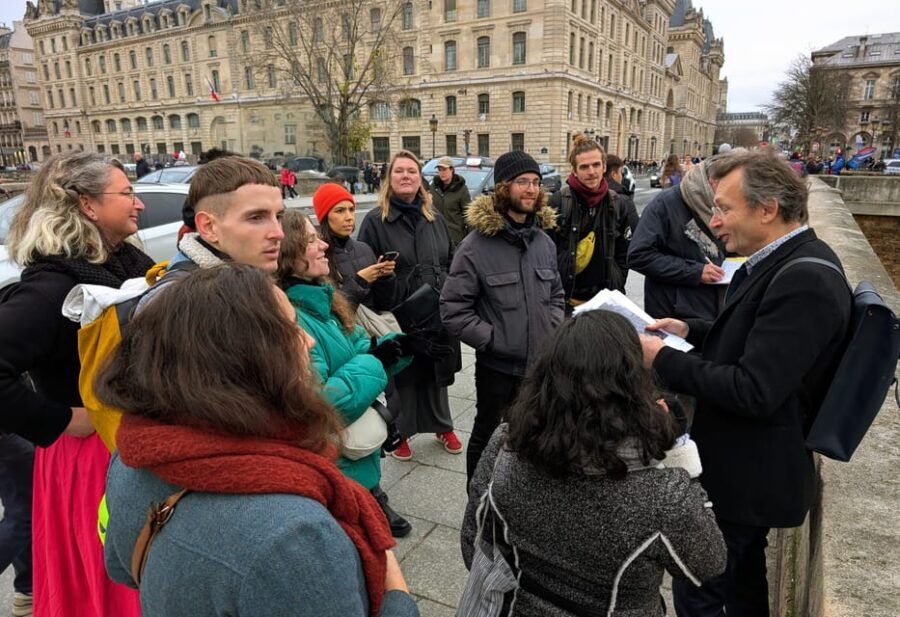 Paris: Marais Without Crowds. Guided Tour in a Small Group - Tour Overview