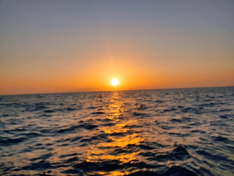 Spectacular Sunset Cruise in Tenerife: A Magical Experience