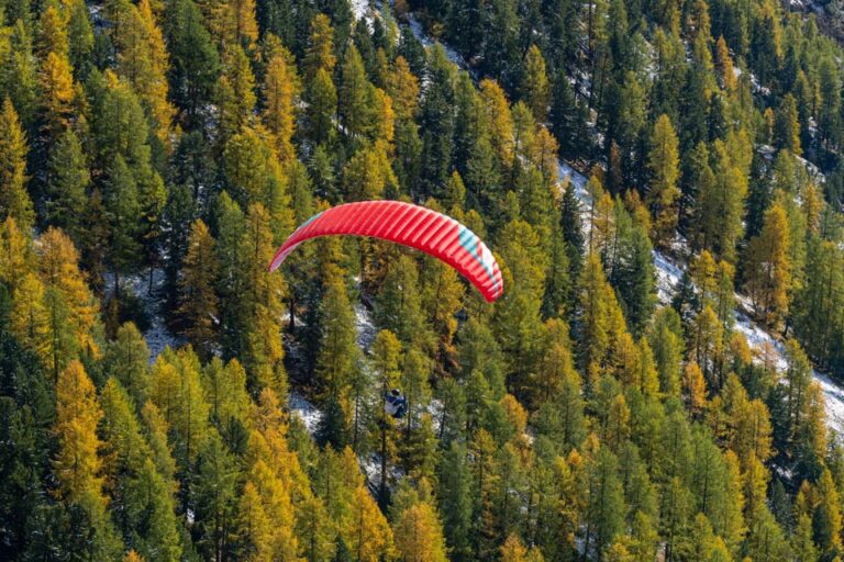 St Moritz: Tandem Paragliding Flights