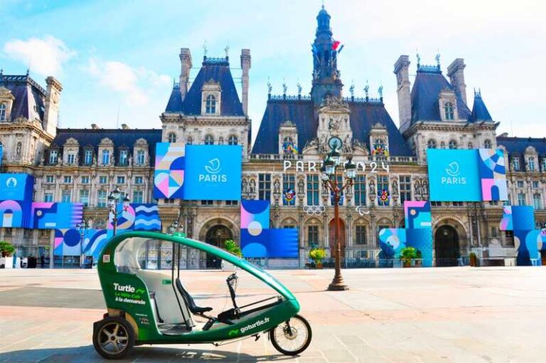 The Tout Paris Private Rickshaw Bike Tour With Audio Guide