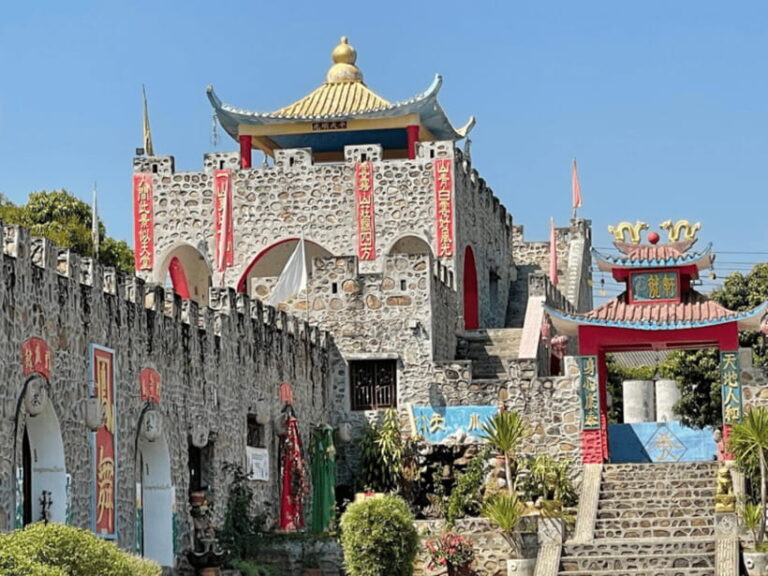 1-Day Trip From Chiang Mai to Pai (Van Rental With Driver)