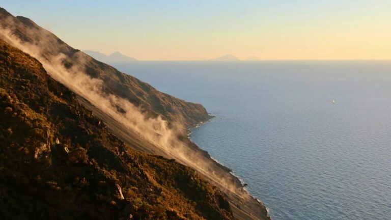 Aeolian Islands Mini Cruise With Stromboli by Night