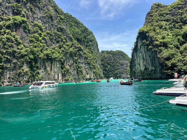 Aonang : Phi Phi Island Day Trip by Speedboat With Lunch