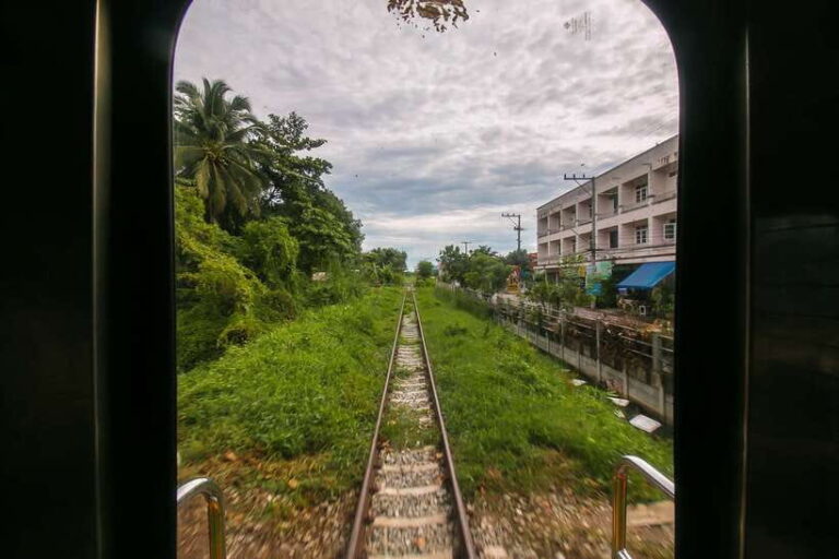 Bangkok: Damnoen Saduak Market and Maeklong Railway Market