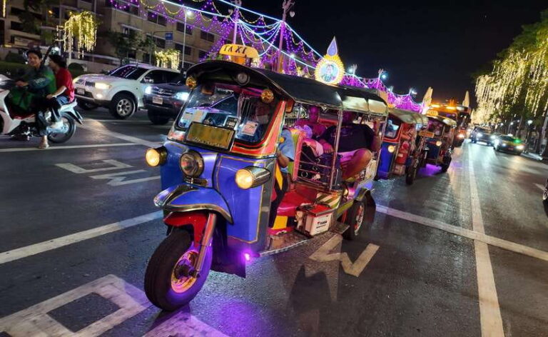 Bangkok: TUK TUK Tour Night Life Private With Hotel Pick up