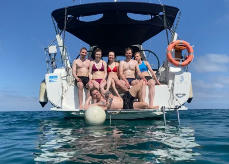 Barcelona 1 Hour Scenic Sailboat Tour With Snacks and Drinks