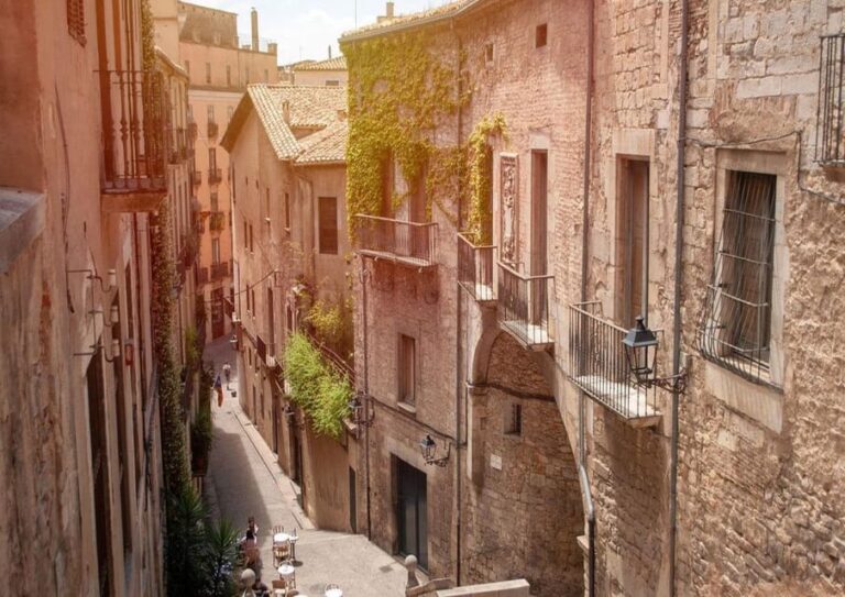 Barcelona: Complete Private Tour Girona