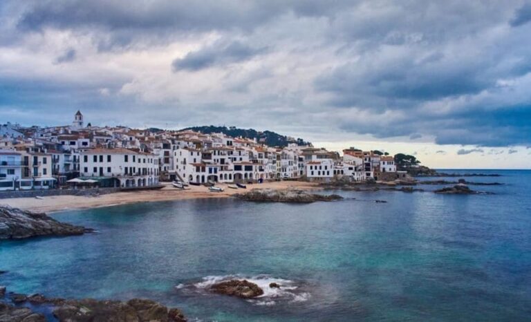 Barcelona: Costa Brava Boat Tour and Lunch