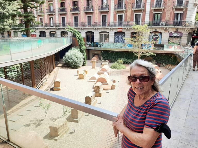 Barcelona: Curious Legends and Traditions of Old Town Tour