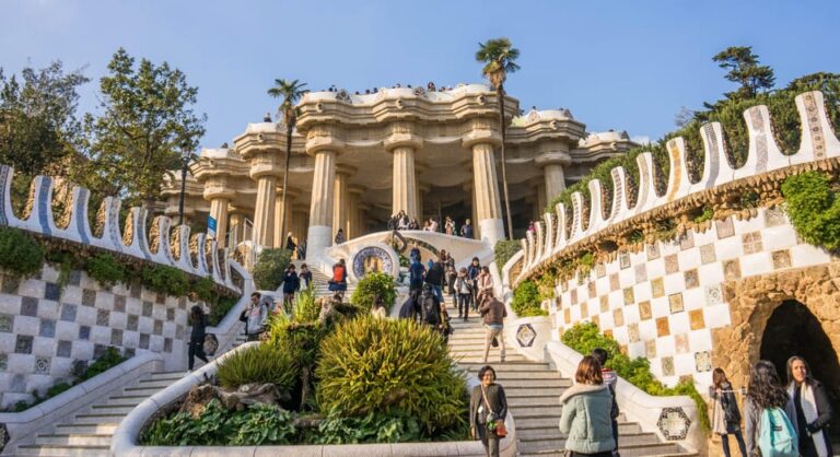 Barcelona: Exclusive Park Güell Private Guided Tour