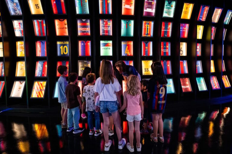 Barcelona: FC Barcelona Museum Ticket & Robokeeper Challenge