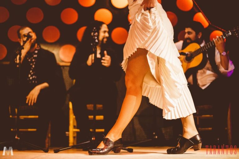 Barcelona: Flamenco, Tapas & Gothic Quarter Tour W/ Sangria