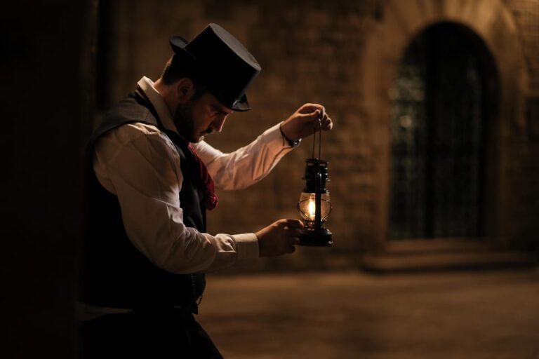 Barcelona: Gothic Quarter Night Walk Mysteries and Legends