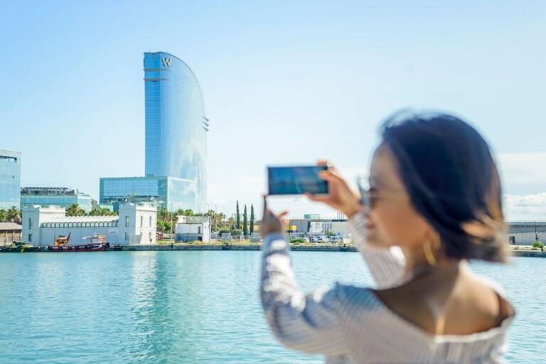 Barcelona: Guided Walking City Tour, Cable Car & Boat Ride