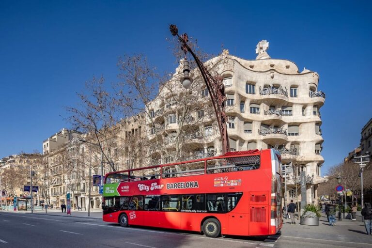 Barcelona: Hop-On Hop-Off Bus With Sailing Cruise