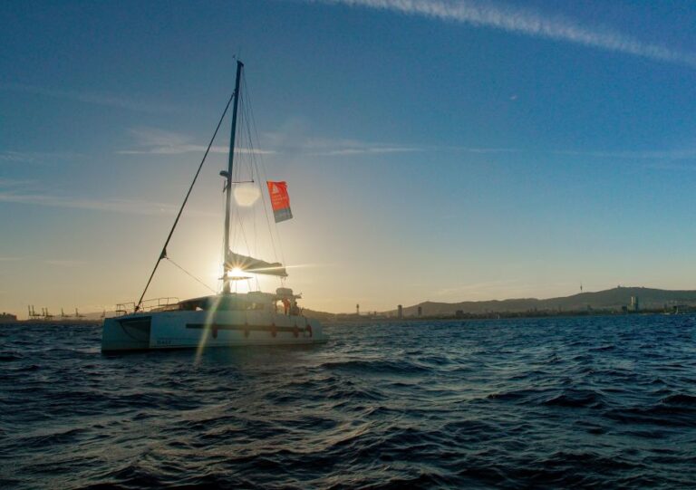 Barcelona: Lunch or Dinner on the Mediterranean Sailing Tour